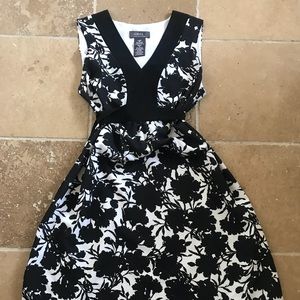 George me black & white dress